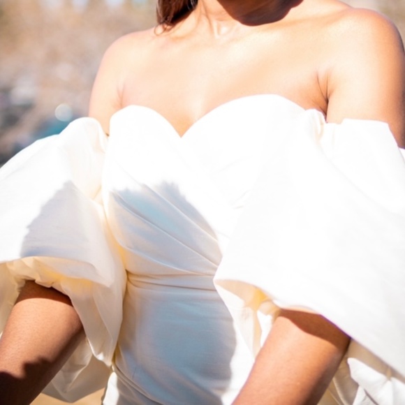 Bubble sleeves ivory midi dress - Picture 3 of 3